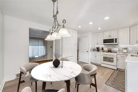 Dining - 13511 Ormsby Dr, Irwin, PA 15642 photo 2 of 2