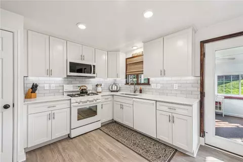 Kitchen - 13511 Ormsby Dr, Irwin, PA 15642 photo 1 of 6