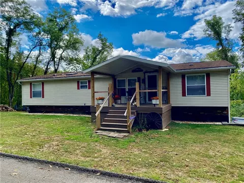 519 E Cummings Ave, Connellsville, PA 15425