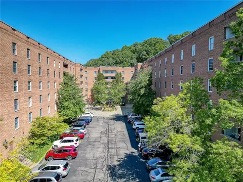 302 Fox Chapel Rd #302, Pittsburgh, PA 15238