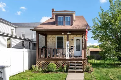 305 3rd St #R, Irwin, PA 15642