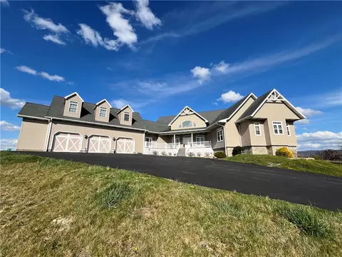 204 Mount East Rd, Connellsville, PA 15425