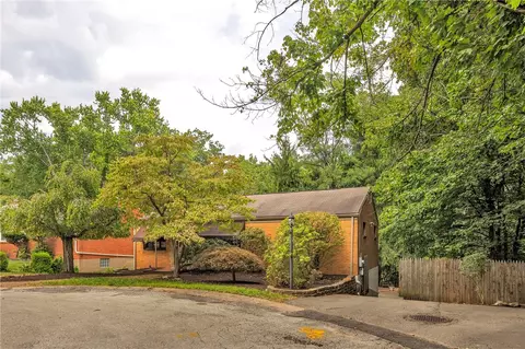 478 Barbara Dr, Pittsburgh, PA 15227