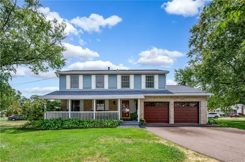 200 Woodbury Dr, Butler, PA 16001