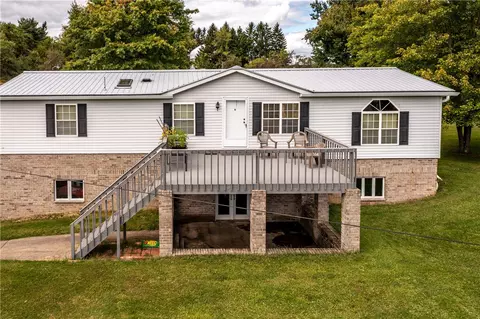 14 Stinedurf Rd, West Middlesex, PA 16159