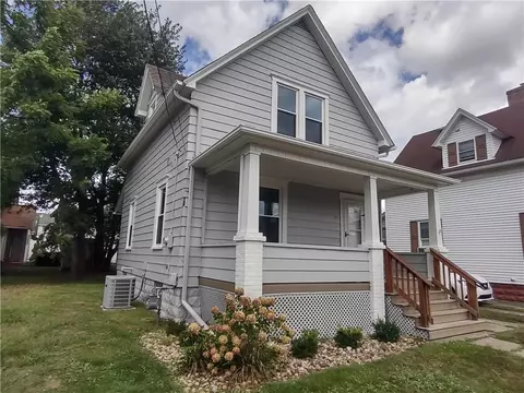335 Pittsburgh Cir, Ellwood City, PA 16117
