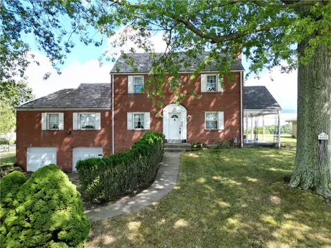 4655 Doverdell Dr, Pittsburgh, PA 15236
