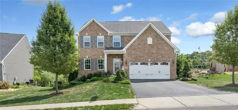 417 Fox Ridge Dr, Canonsburg, PA 15317