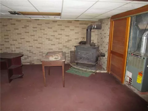 Living - 1020 Eldorado Rd, Parker, PA 16049 photo 2 of 2