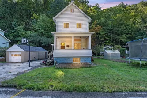 125 Clarks Pike, Creighton, PA 15030