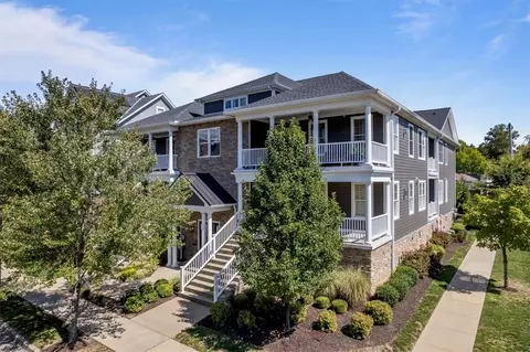 200 3rd St #D, Oakmont, PA 15139