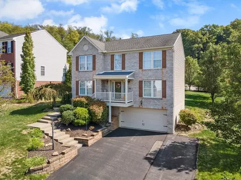 2020 Meadowridge Dr, Washington, PA 15301