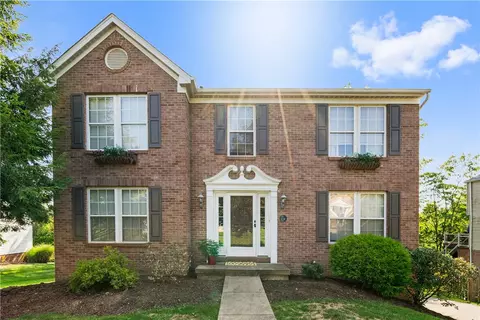 7015 Highland Creek Dr, Bridgeville, PA 15017