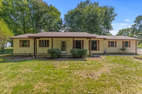 3150 Springwood Dr, Sharpsville, PA 16150