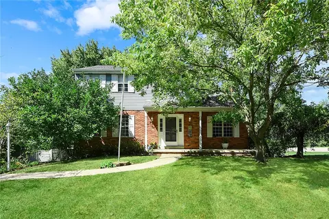 168 Oakdale Dr, Zelienople, PA 16063