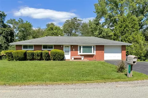 50 Park Dr, Delmont, PA 15626