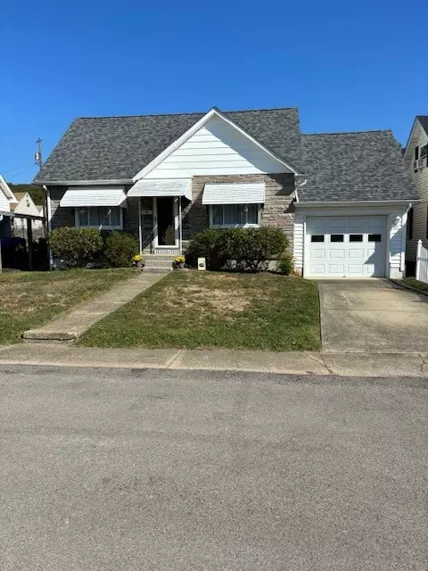 122 Cumberland Ave, Masontown, PA 15461