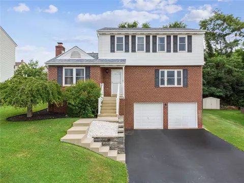 306 Meadow Wood Dr, Plum, PA 15239