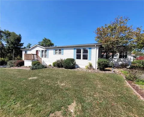 724 Wood St, Latrobe, PA 15650
