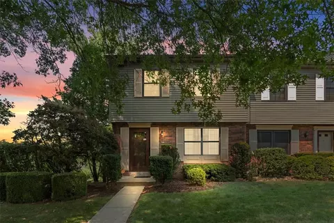 7388 Beacon Hill Dr, Pittsburgh, PA 15221