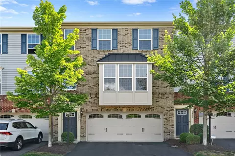1303 Pointe View Dr, Mars, PA 16046
