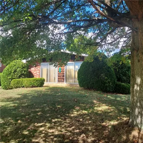 1000 Keystone Park Rd, Derry, PA 15627