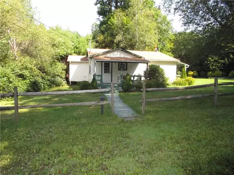 378 Pigs Ear Rd, Kane, PA 16735