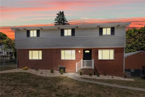 179 Broadlawn Dr, Elizabeth, PA 15037