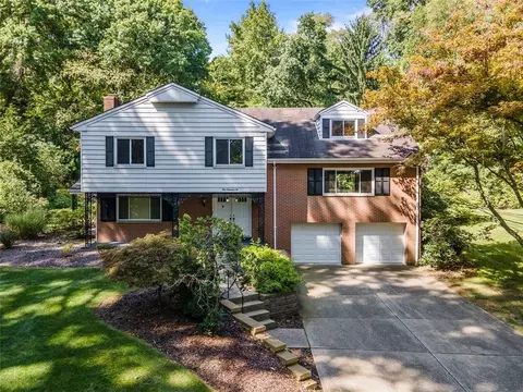 106 Huntingdon Dr, Pittsburgh, PA 15235