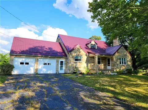 4114 Seneca Rd, Sharpsville, PA 16150