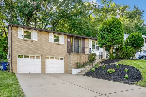 618 Moonstone Dr, Allison Park, PA 15101
