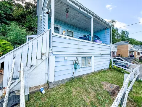 9 Vine St, Etna, PA 15223