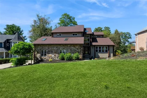 406 Lorenzo Ln, Irwin, PA 15642