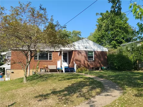 550 Dixie Dr, Pittsburgh, PA 15235