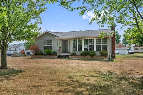 2 Thomas Ln, Fairchance, PA 15436