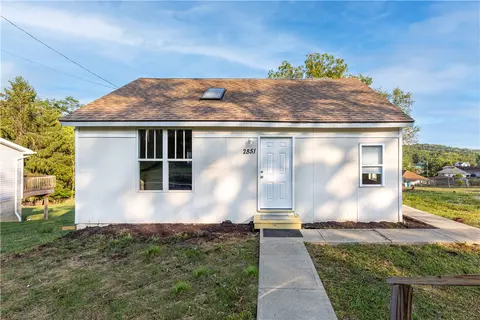 2851 Wilson St, Washington, PA 15301