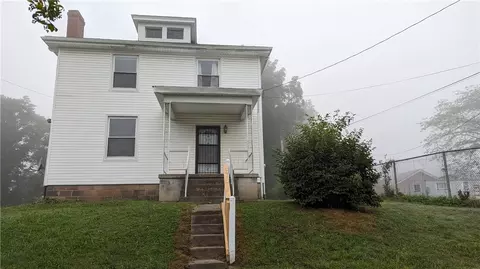 9 First St, Vestaburg, PA 15368