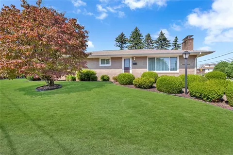 4300 Beverly Dr, Aliquippa, PA 15001