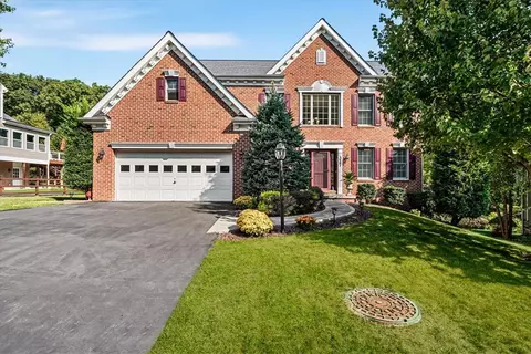 327 Providence Dr, Wexford, PA 15090