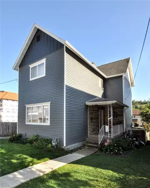 216 E College St, Canonsburg, PA 15317