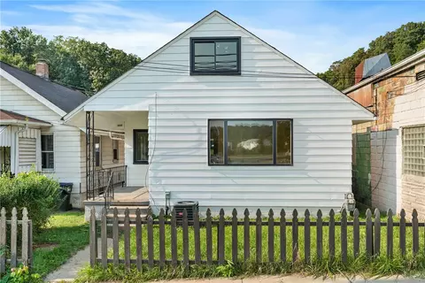410 5th Ave, Coraopolis, PA 15108