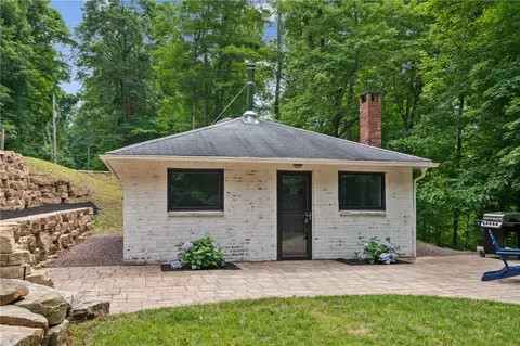 290 Pirich Rd, Addison, PA 15411