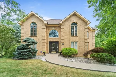 7002 Bennington Woods Dr, Pittsburgh, PA 15237