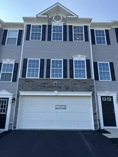 709 Ravenshire Ct, PA 15108