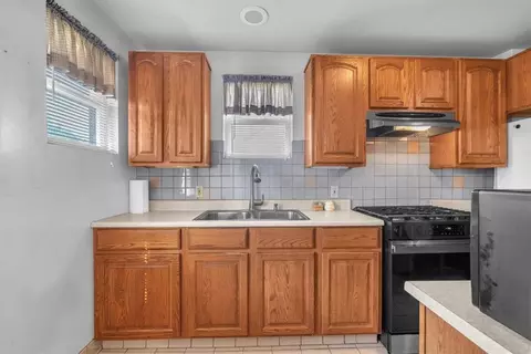Kitchen - 2916 Devlin St, Pittsburgh, PA 15210 photo 2 of 3