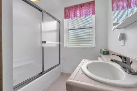 Bath - 2916 Devlin St, Pittsburgh, PA 15210 photo 2 of 2