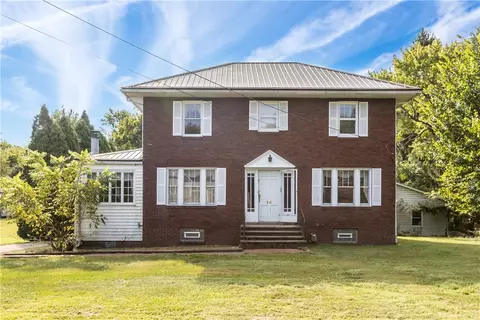 14 E Maitland Ln, New Castle, PA 16105