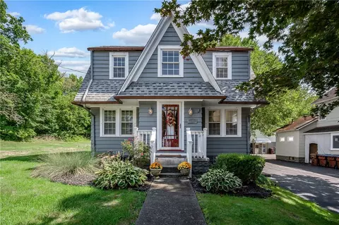 135 Smith Ave, Sharon, PA 16146