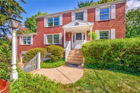 105 Hawthorne Dr, Pittsburgh, PA 15235