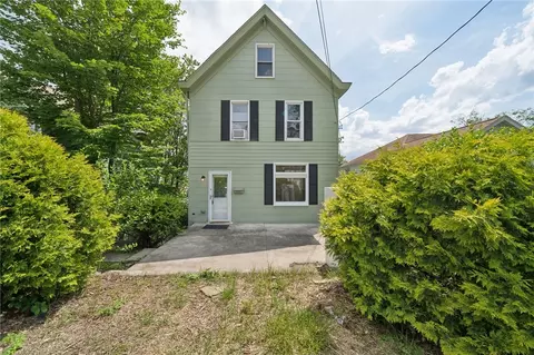 810 Cowan Ave, Jeannette, PA 15644